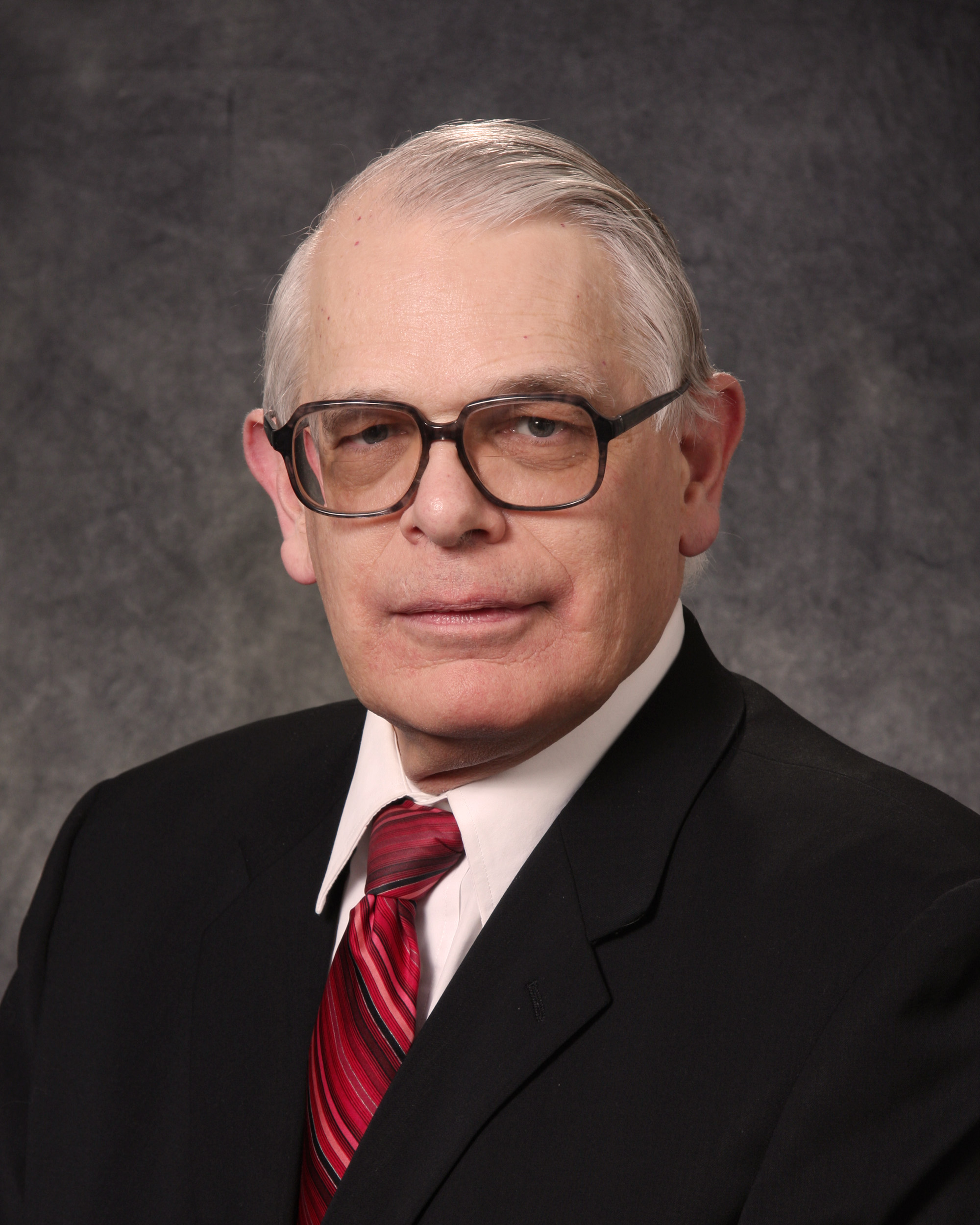 Stephen Peters headshot.